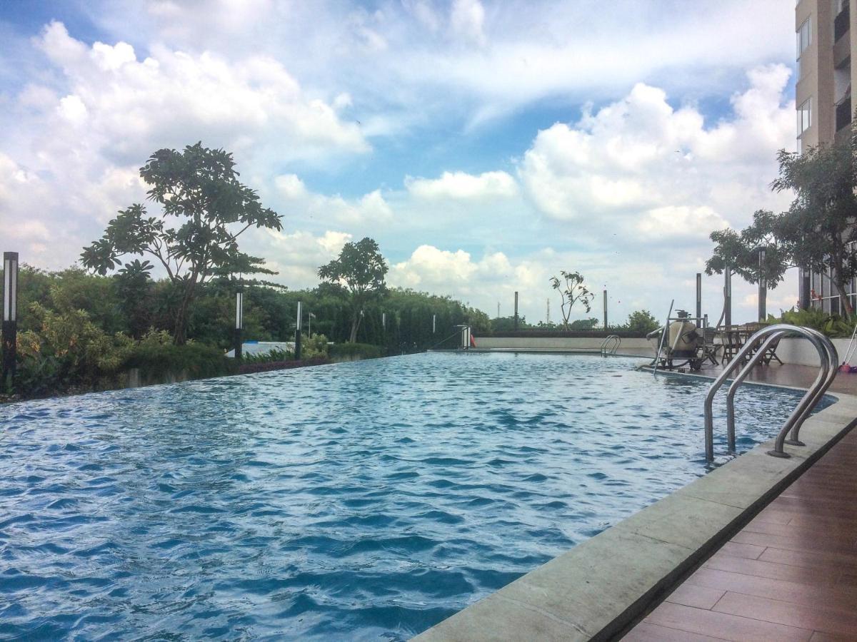 Apartemen Warm And Cozy At The Oasis Cikarang By Travelio Bekasi